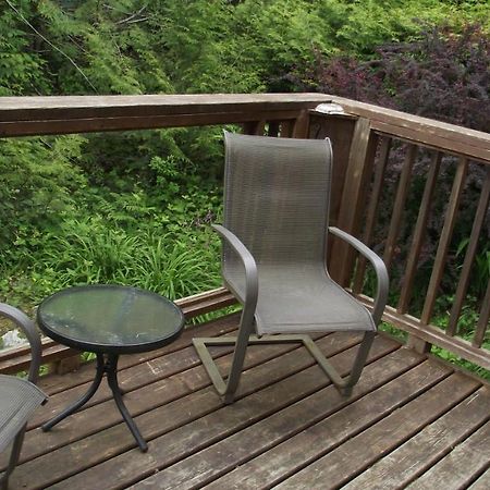 Secret Cove Cottage Suites Halfmoon Bay Exteriör bild