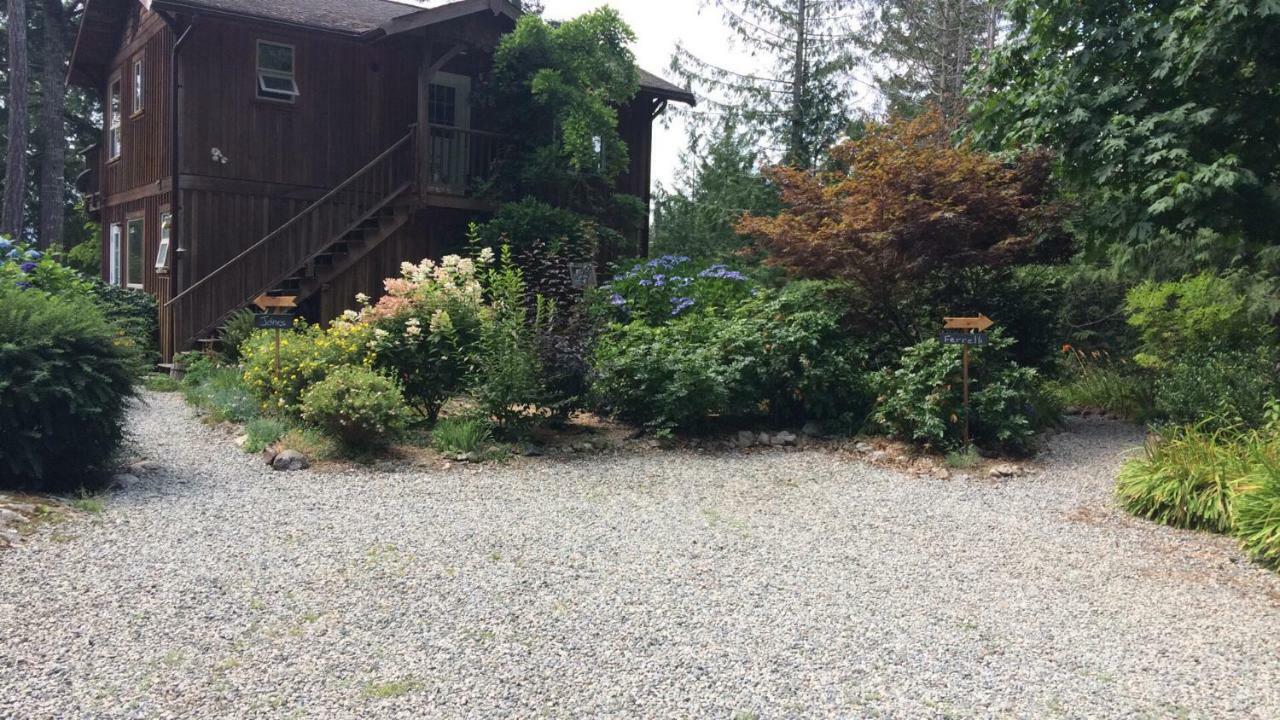 Secret Cove Cottage Suites Halfmoon Bay Exteriör bild